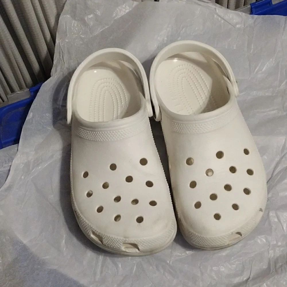Crocs - Picture 1 of 6